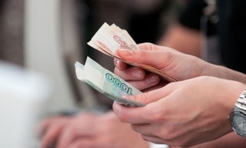 Минимальная зарплата в Ленобласти к концу будущего года достигнет 14 250 рублей