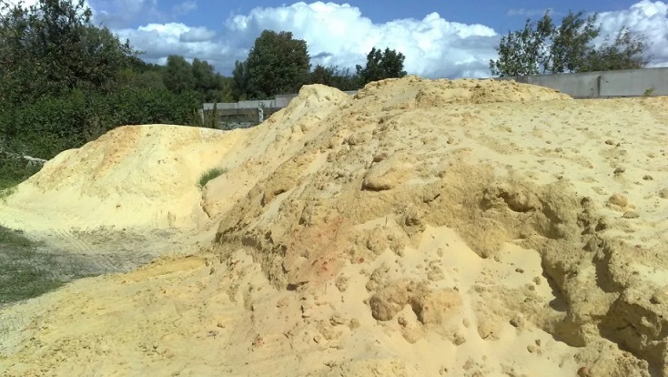 В Ленобласти пять человек похитили более 30 тыс. кубических метров песка