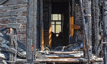 Александр Дрозденко распорядился помочь погорельцам