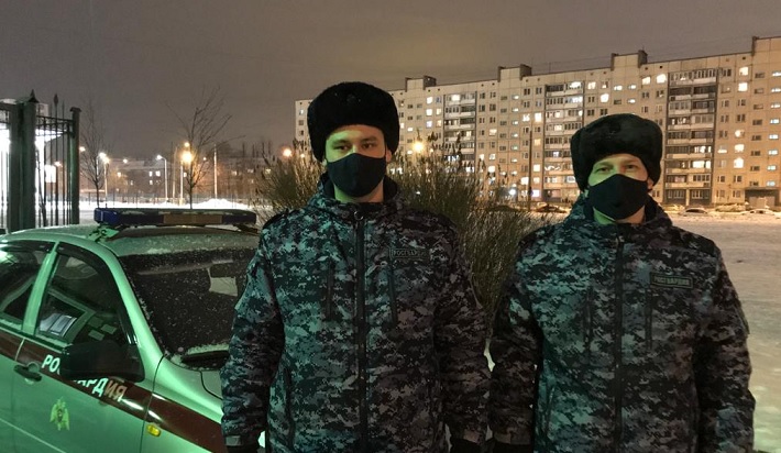 В Санкт-Петербурге искали одну девочку, а нашли сразу трех