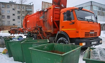 Киришскому пенсионеру вернут деньги за вывоз мусора