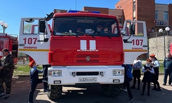 Смотр пожарной техники в Первомайском 