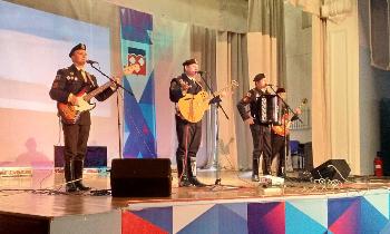 Черные береты в Коммунаре