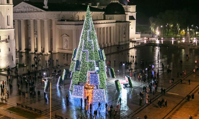Самая красивая елка Европы стоит в Вильнюсе