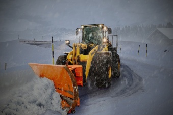 Уборка дорог от снега